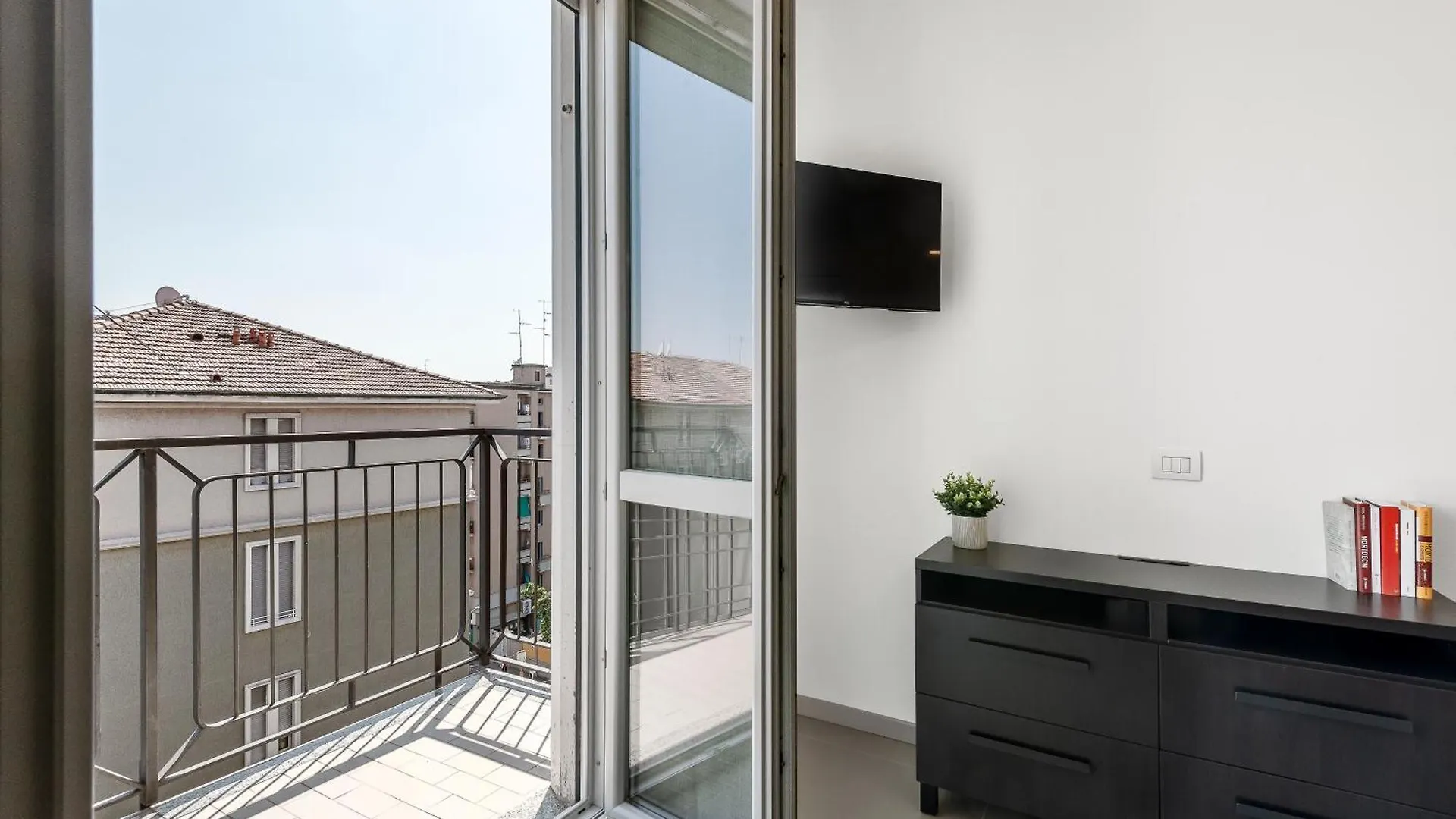 Stayeasy Piane56 Panoramic Apt Next To M5 Metro Milano 0*,