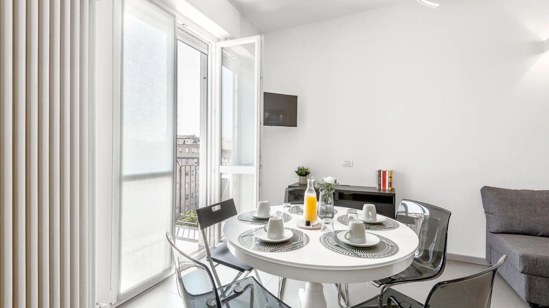 Stayeasy Piane56 Panoramic Apt Next To M5 Metro Milano 0*,
