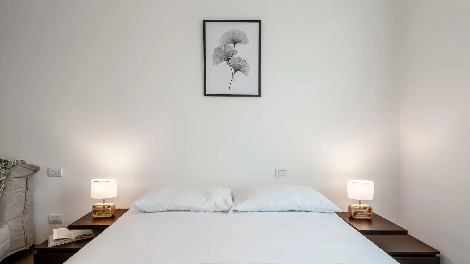 Stayeasy Piane56 Panoramic Apt Next To M5 Metro Milano Italien