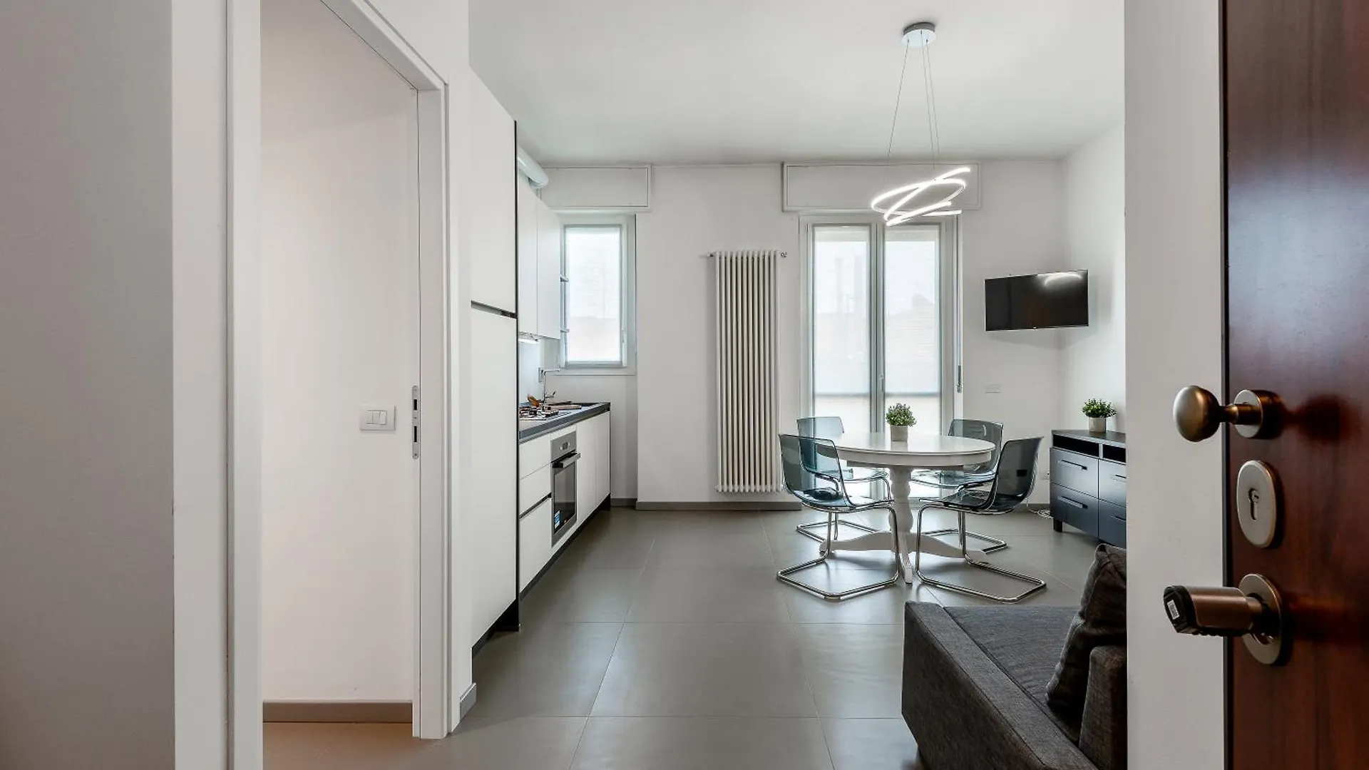 Stayeasy Piane56 Panoramic Apt Next To M5 Metro Milano