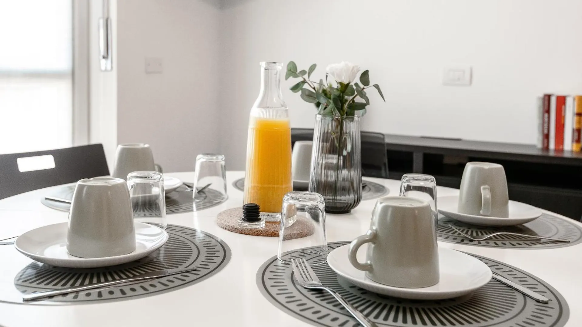 Stayeasy Piane56 Panoramic Apt Next To M5 Metro Milano